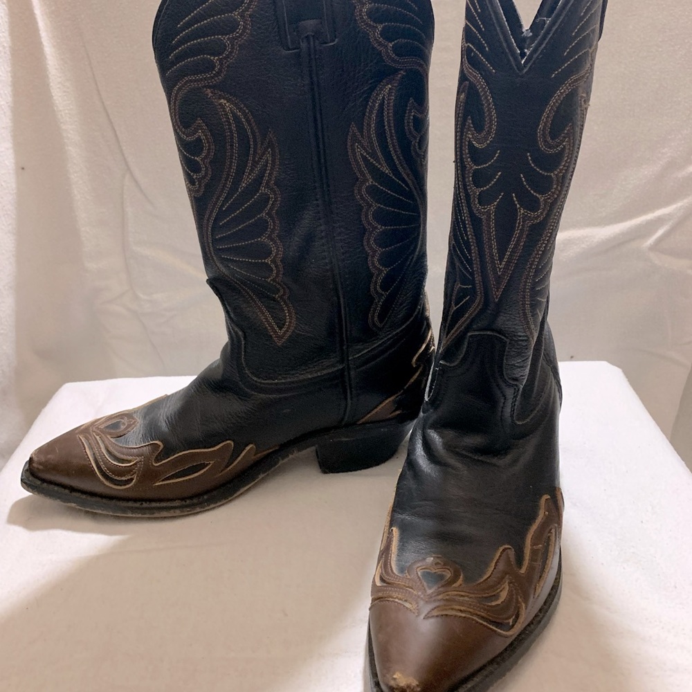 Laredo cowboy boots